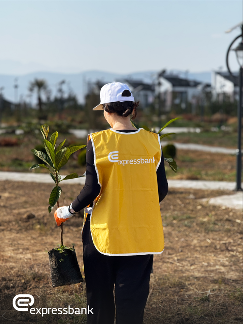 "Expressbank" Ağdamda “Zəfər naminə” ağacəkmə aksiyası keçirib - FOTOLAR